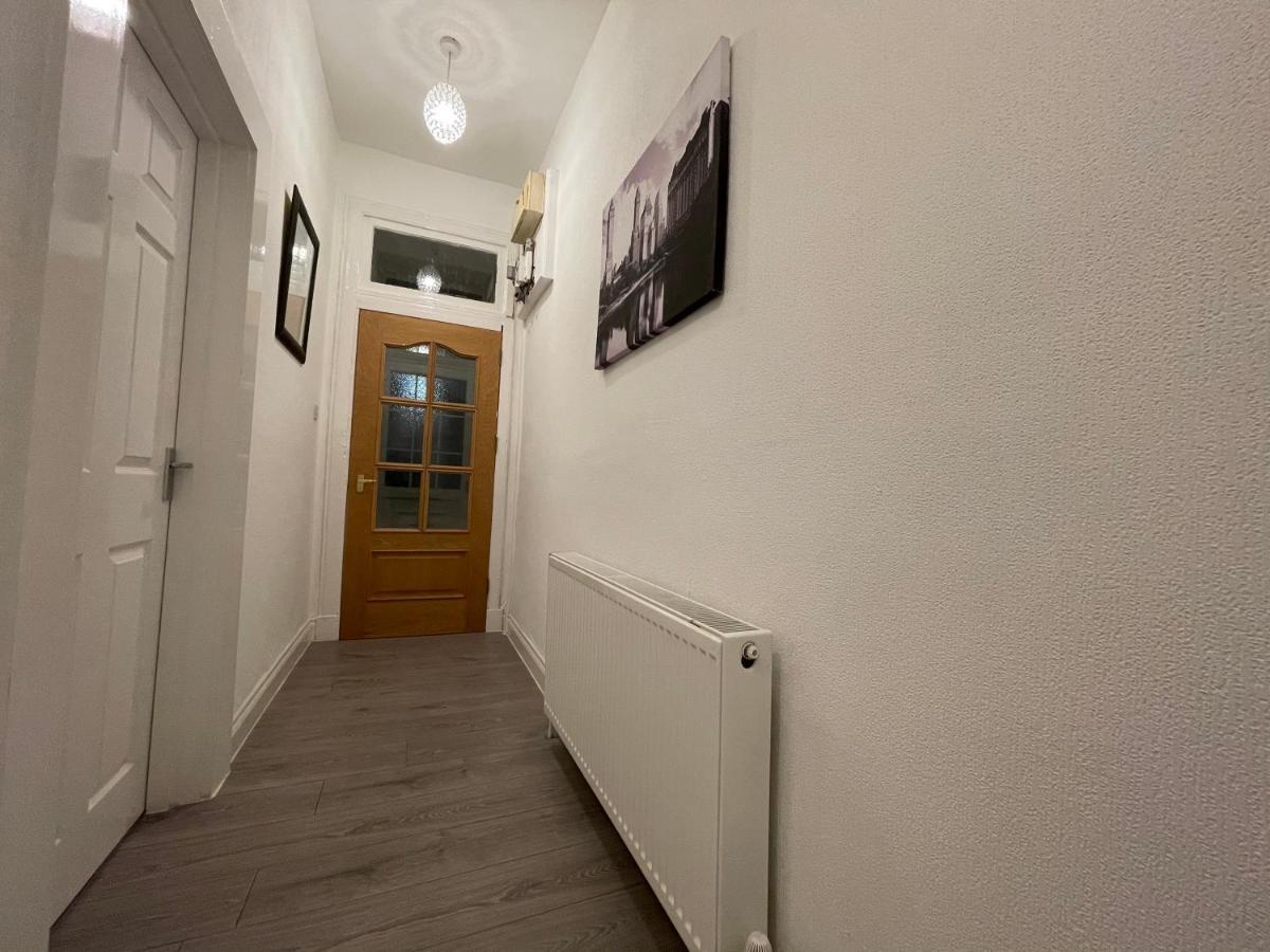 Hla Holytown Apartment Mossend Exterior photo